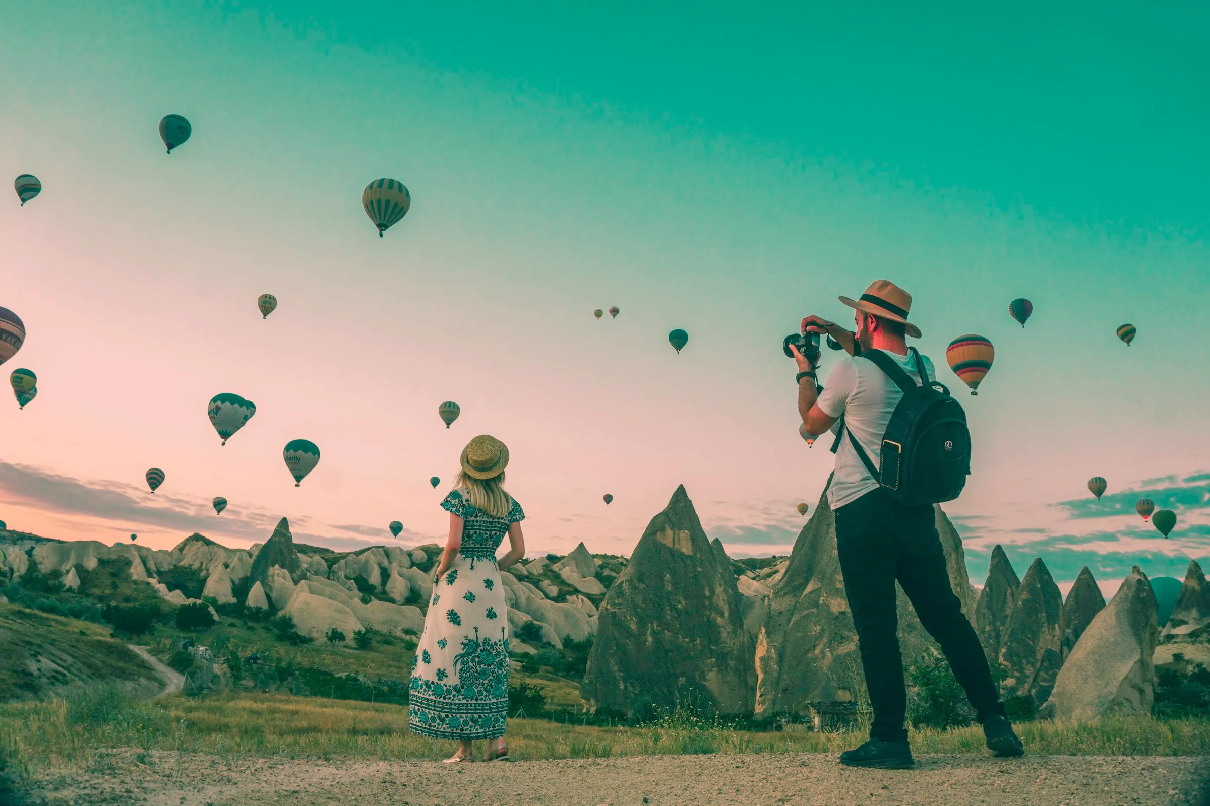 Fotografin vor Heißluftballons in Kappadokien